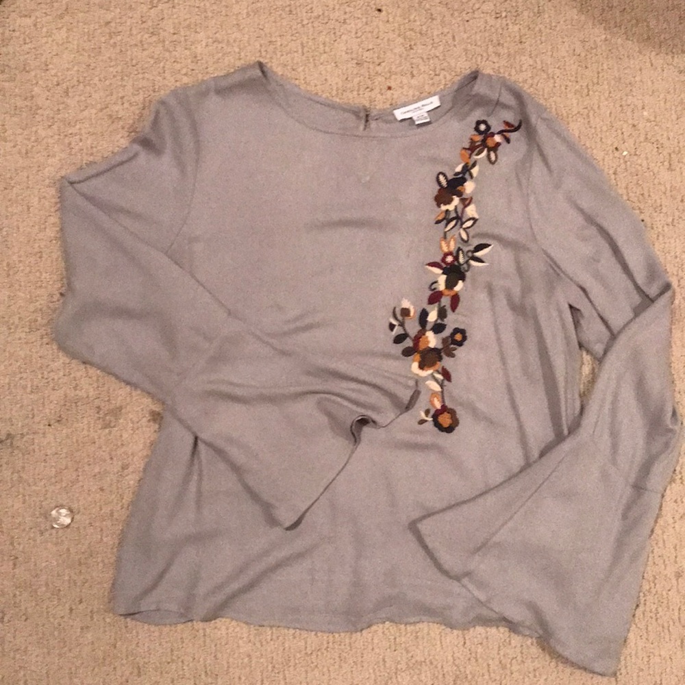 Grey embroidered belle sleeve shirt